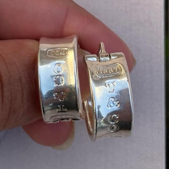 Vintage 1997 Tiffany & Co 1837 925 Sterling Silver Huggie Hoop Earrings - Picture 10 of 14